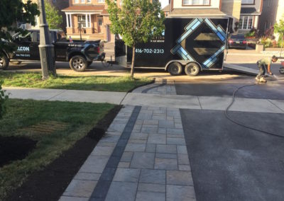 Elcon Contracting Custom Driveway Edging